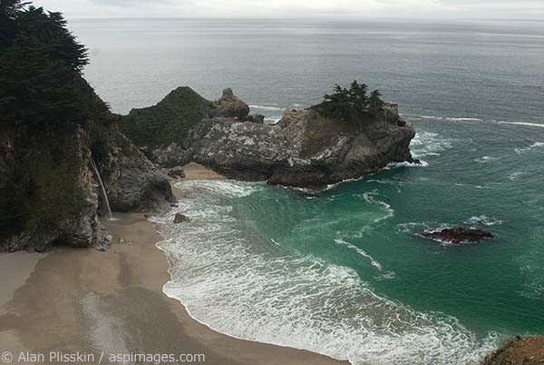 Redwood Creek falls to the beach and Pacific Ocean at this popular Big Sur waterfall.