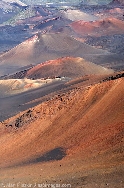 Dormant vents and volcanic ash create this colorful scene in Haleakala on Maui.